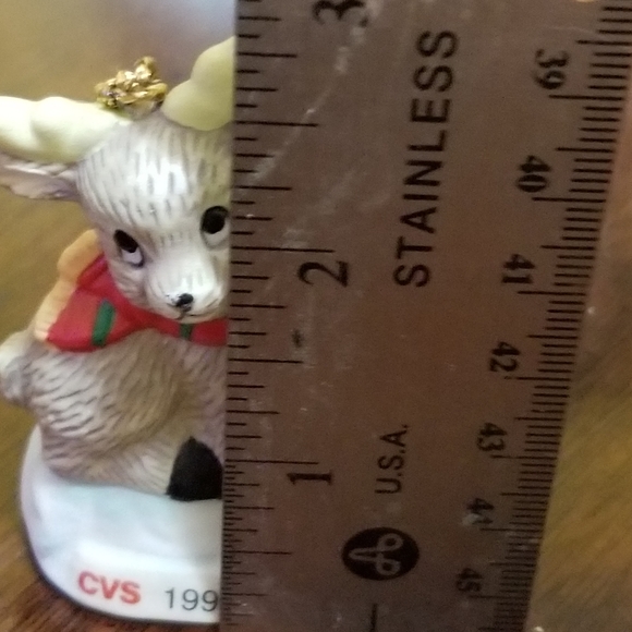 VINTAGE 1999 CVS DEER SITTING NEXT TO XMAS TREE - UNGLAZED TREE DECORATION - Picture 3 of 8